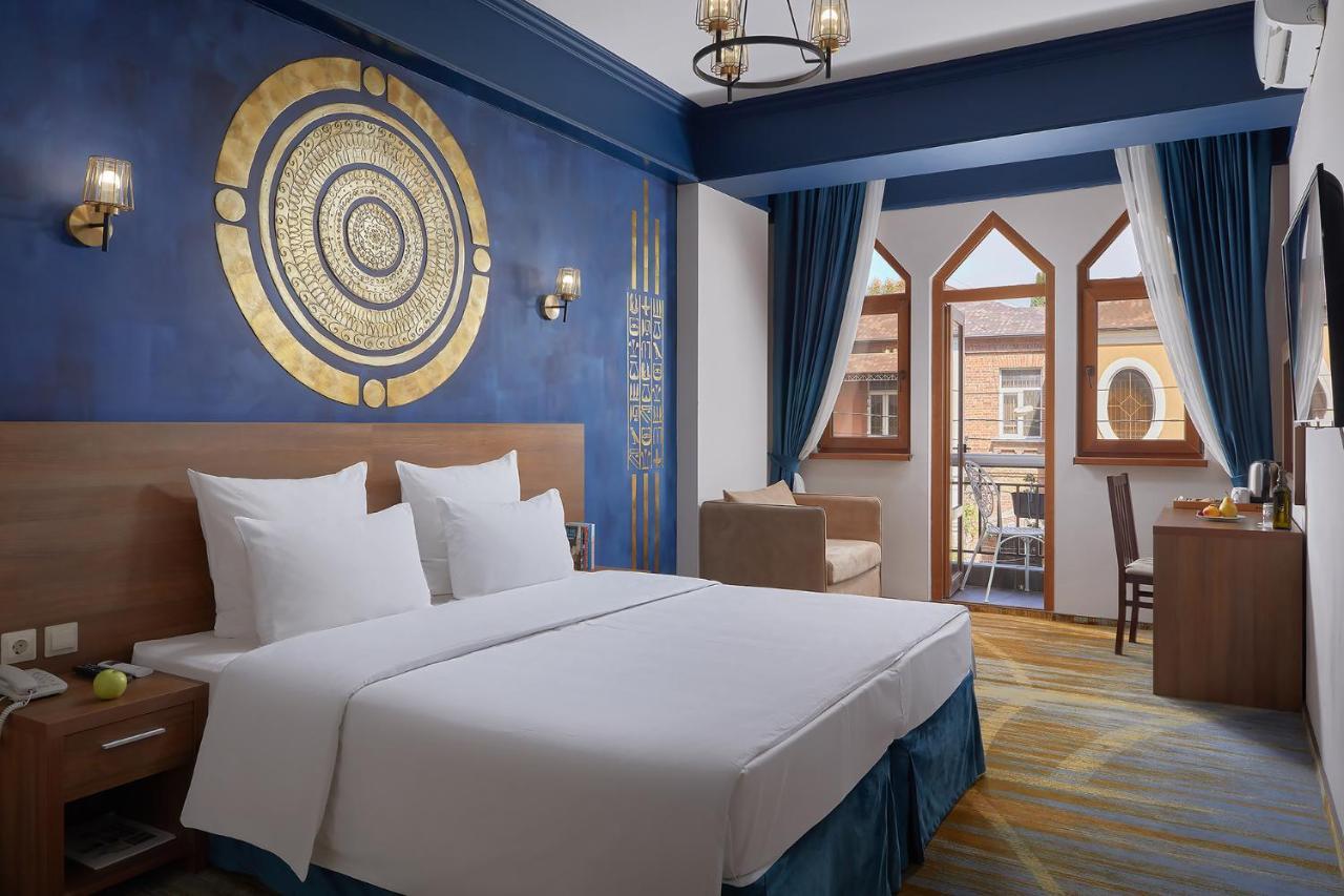 Garuda Boutique Hotel Sukhumi Exteriör bild