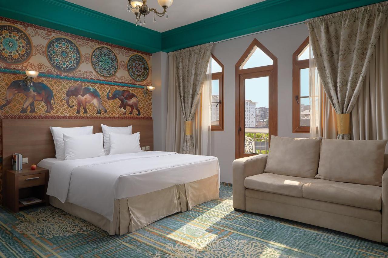 Garuda Boutique Hotel Sukhumi Exteriör bild