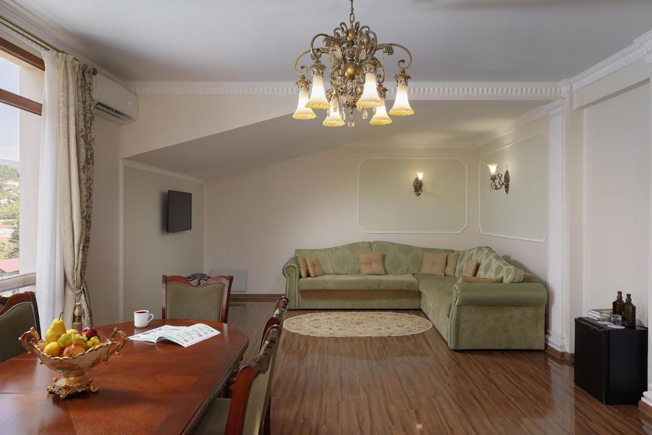 Garuda Boutique Hotel Sukhumi Exteriör bild