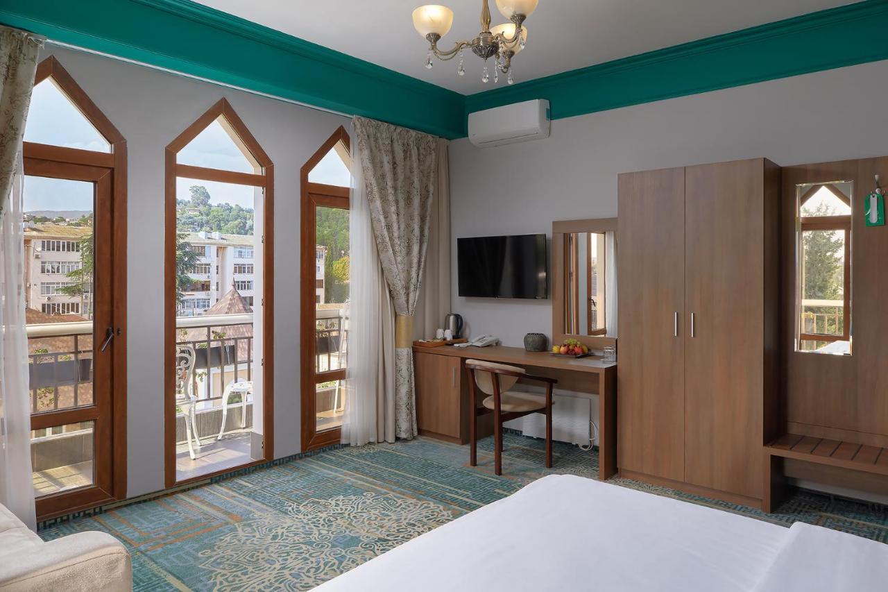 Garuda Boutique Hotel Sukhumi Exteriör bild