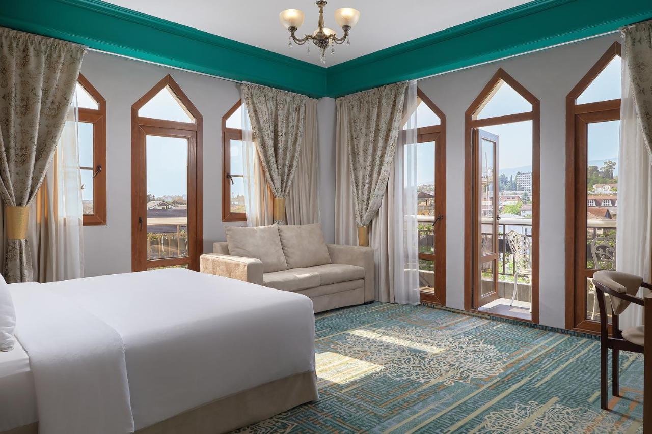Garuda Boutique Hotel Sukhumi Exteriör bild