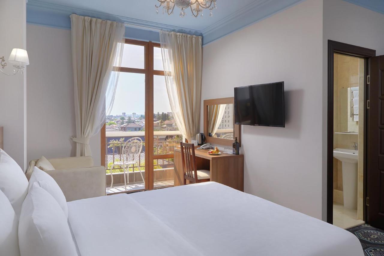 Garuda Boutique Hotel Sukhumi Exteriör bild